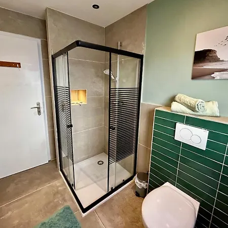 Modern With Parking & Wi-fi Appartement
