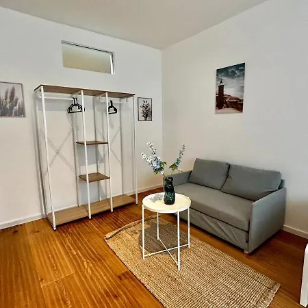 Modern With Parking & Wi-fi *