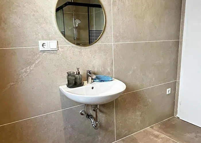 Modern With Parking & Wi-fi * Bensheim